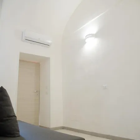 Palazzo Del Golfo * Naples